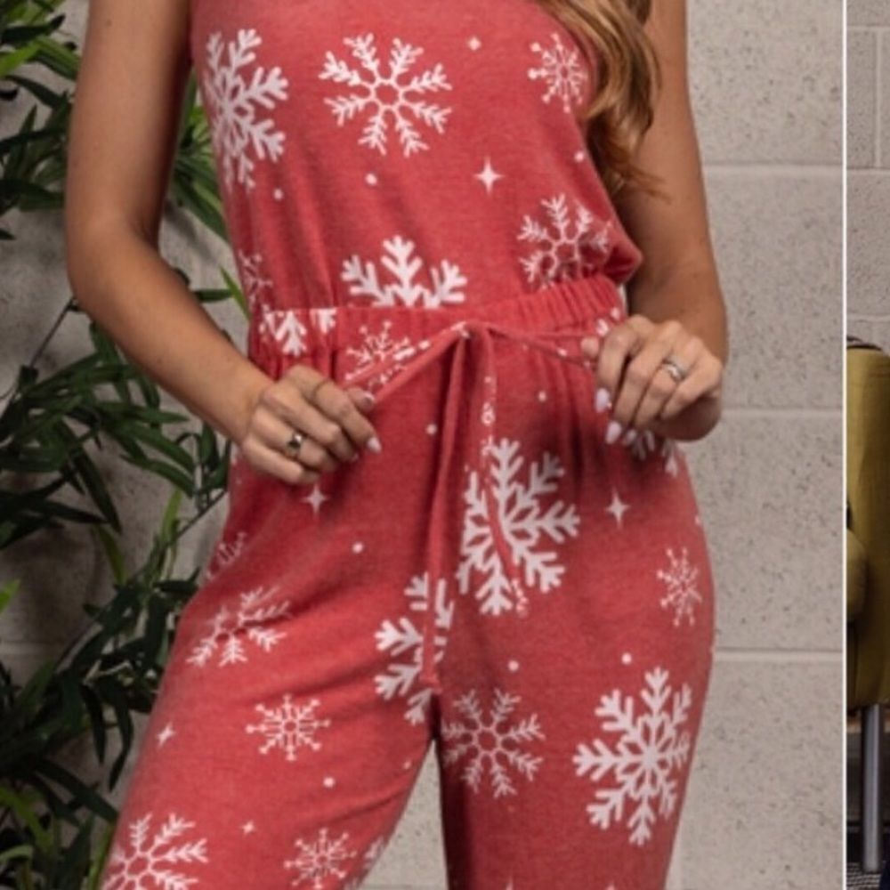 Sleeveless Snowflake Jumpsuit - Picture 9 of 16